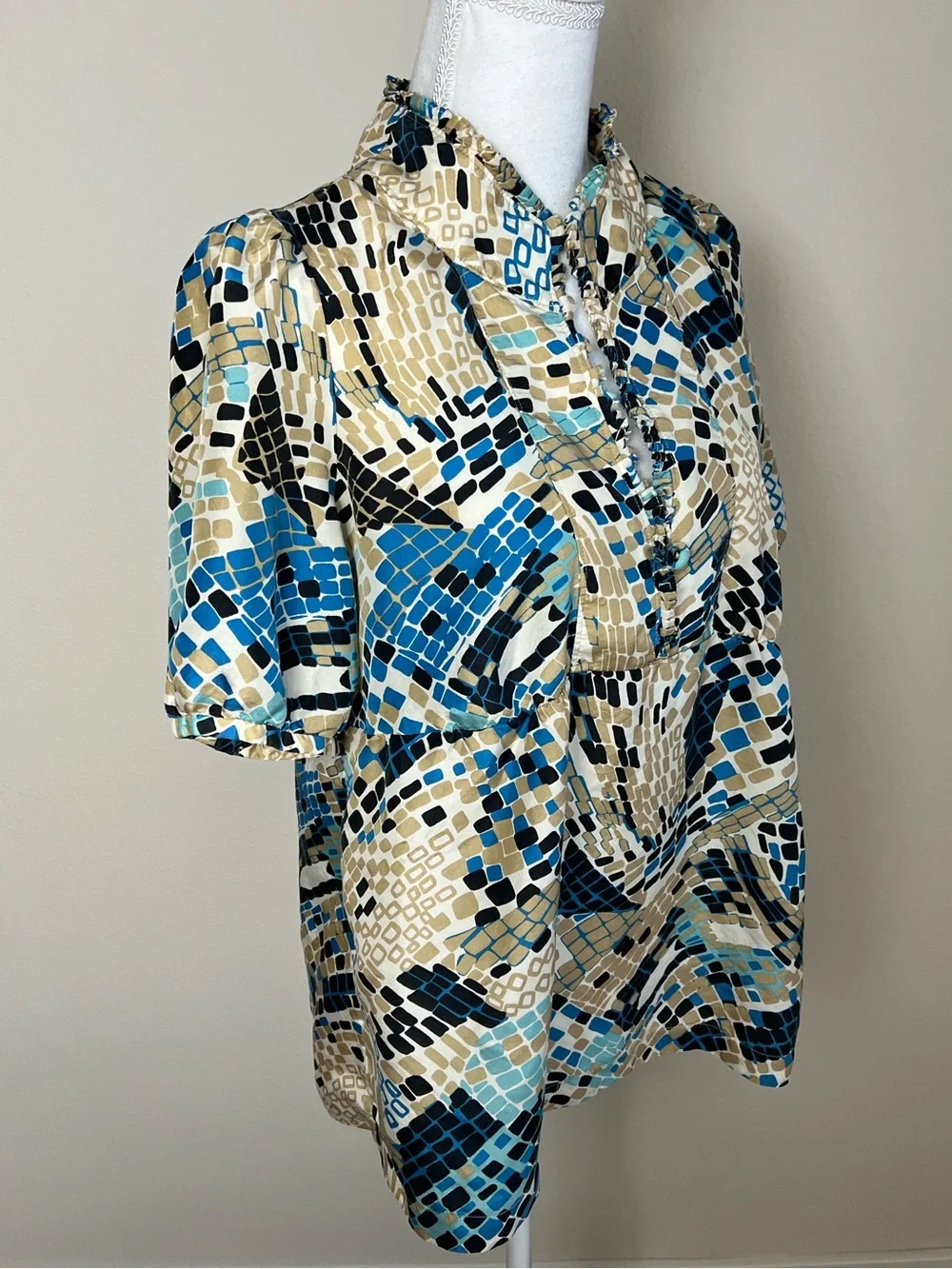 Banana Republic Quiet Luxury 100% Silk Abstract Print Artsy Y2K Blouse Academia